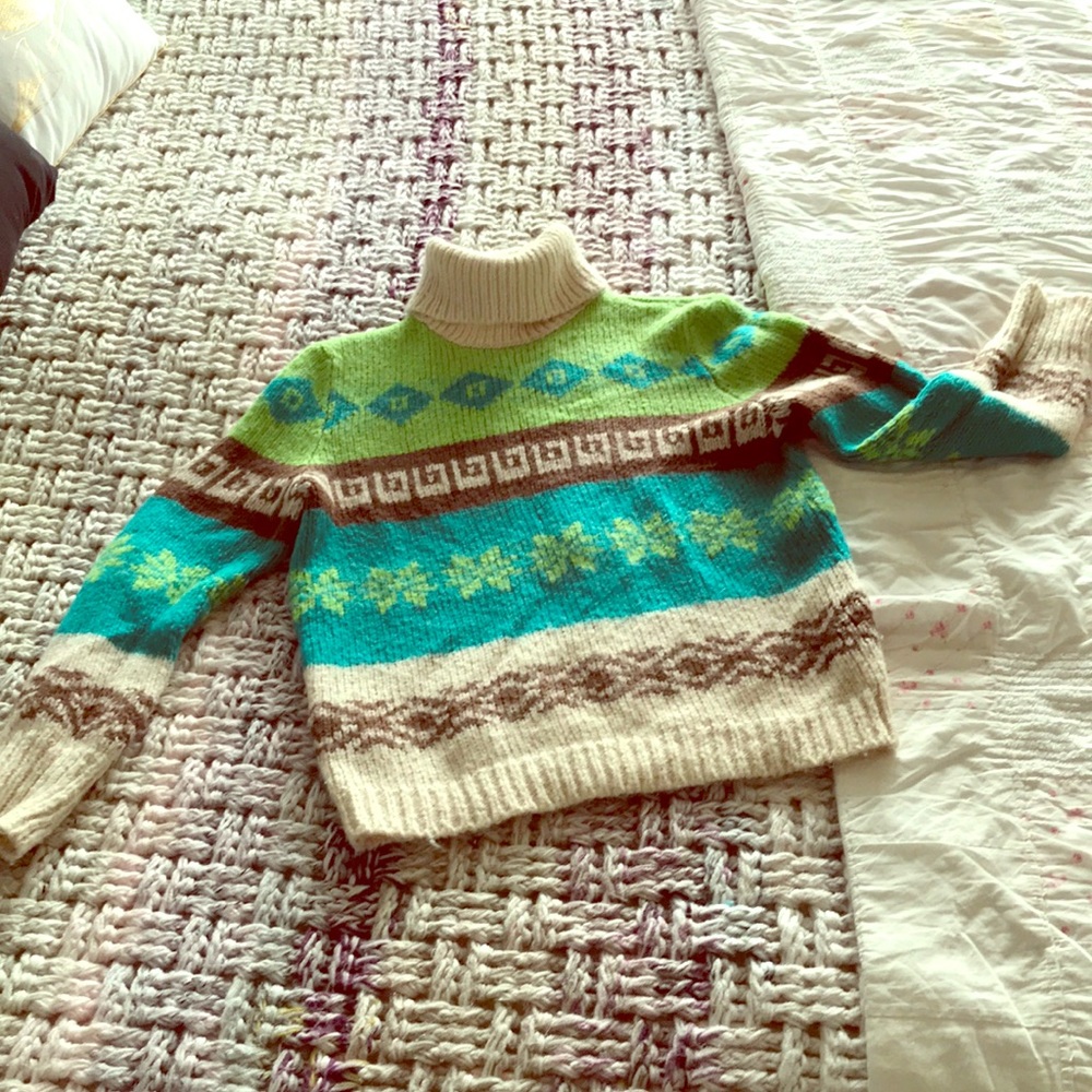 Old Navy patterned Sweater L